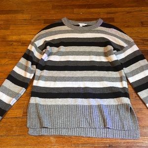 Comfy sweater that doesn’t fit me anymore!